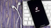 TikTok Ban: Google Play Store और एप्पल स्टोर से हटाया गया ऐप