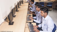 UIDAI ने 5000 अधिकारियों पर लगाम कसी