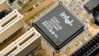 Intel चिप वाले लाखों कंप्यूटरों पर हैकिंग का खतरा